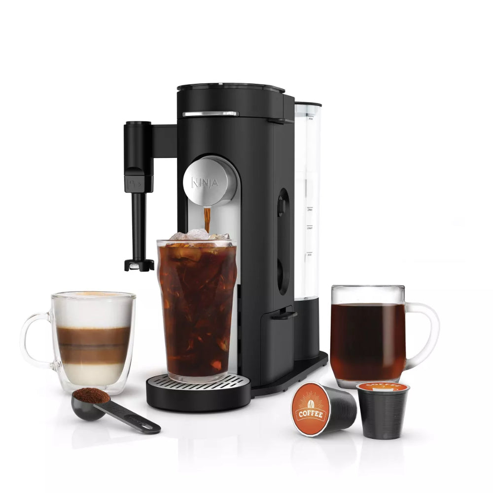 Imagen de la cafetera Ninja Pod & Grounds Specialty Coffee Maker, que prepara café con cápsulas K-Cup o café molido. Incluye 4 estilos de preparación (Clásico, Rico, Frío y Especialidad), espumador de leche integrado y capacidad de 6 a 24 oz, ofreciendo café cremoso y personalizado en cada taza.